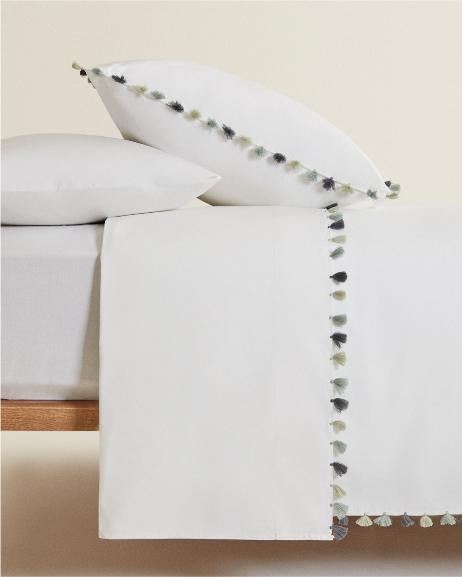 Pillowcase and Duvet Cover Set with Tassels